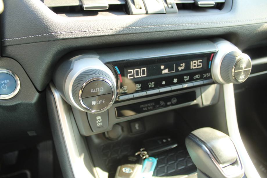 Toyota RAV4 2.5 Hybrid AUTOMATIK *NAVIGACIJA, KAMERA*, fotografija 20
