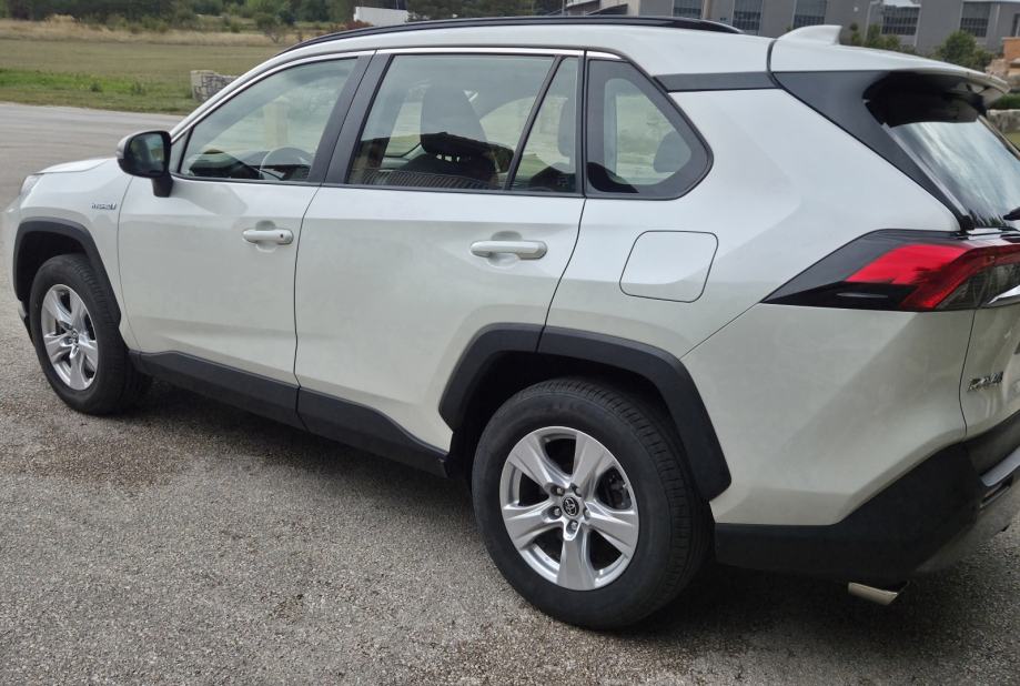 Toyota RAV4 2,5 Hybrid AWD, fotografija 5