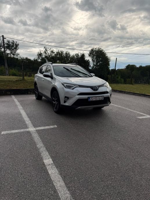Toyota RAV4 2,5, fotografija 5