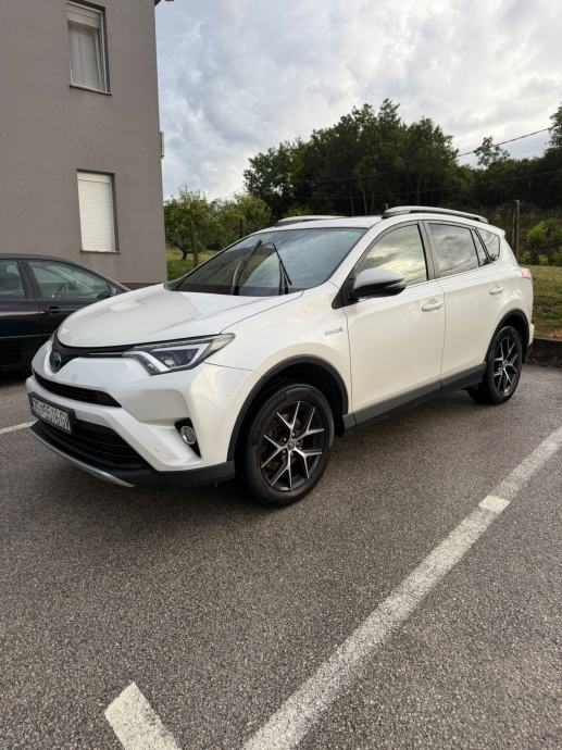 Toyota RAV4 2,5, fotografija 12