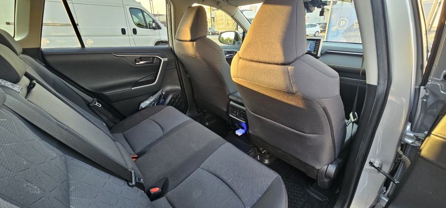 Toyota RAV4 AWD hybrid, fotografija 6