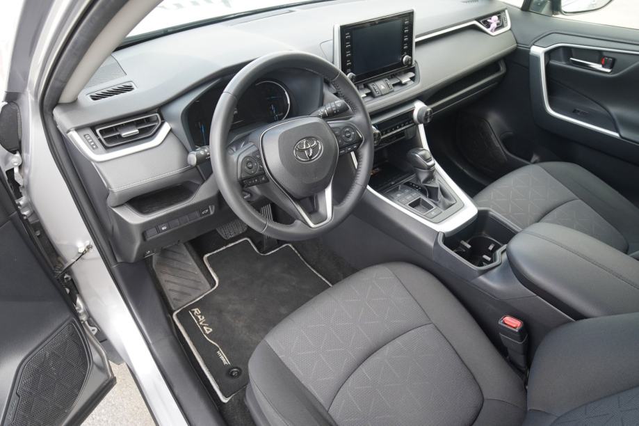 Toyota RAV4 #SERVISNA#JAMSTVO#PDV#HR AUTO#LEASING BEZ UČEŠĆA#, fotografija 11