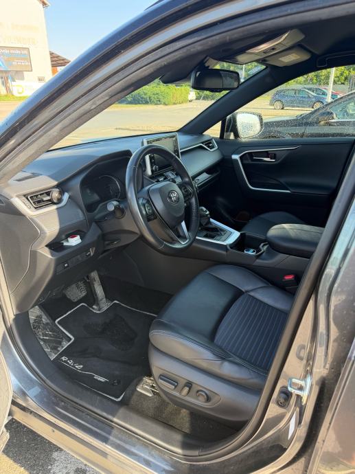 Toyota Rav4, fotografija 7