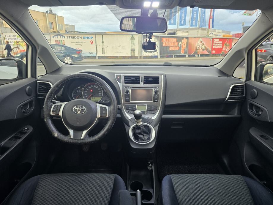Toyota Verso-S 1.4 D-4-D, fotografija 14