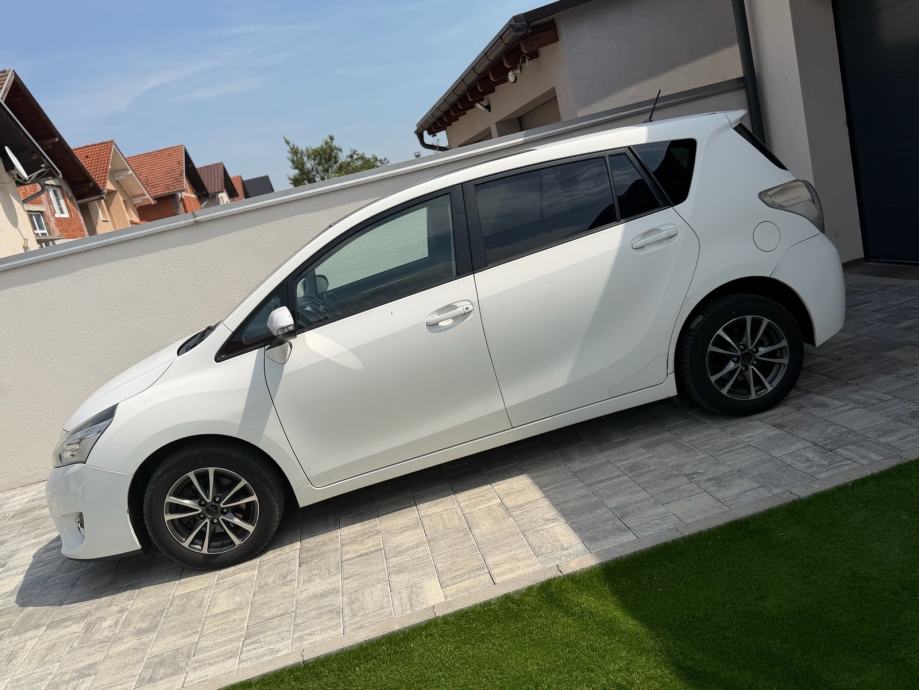 Toyota Verso 1,6 D-4D mod.2015 . PANORAMA/ DIG KLIMA/ NAVIGACIJA, fotografija 7