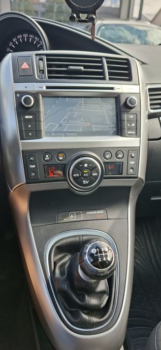 Toyota Verso 1,6 D-4D, fotografija 12