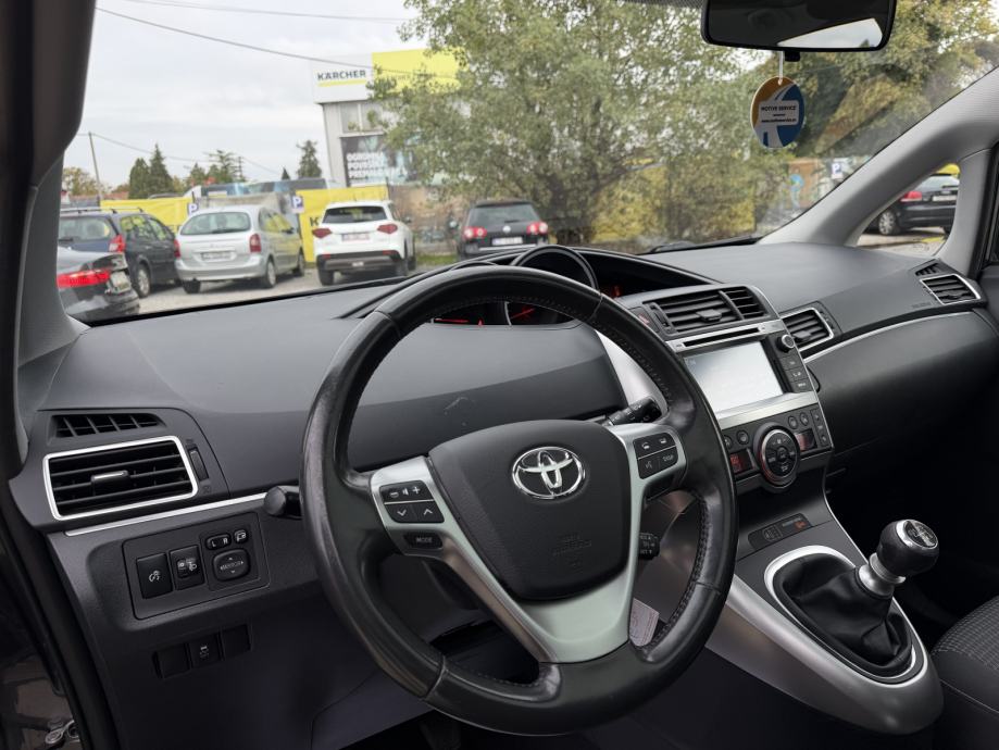Toyota Verso 1,6 D-4D Sol -POTVRDA KM-PANORAMA-NAVI-111 KS-NOVI MODEL, fotografija 12