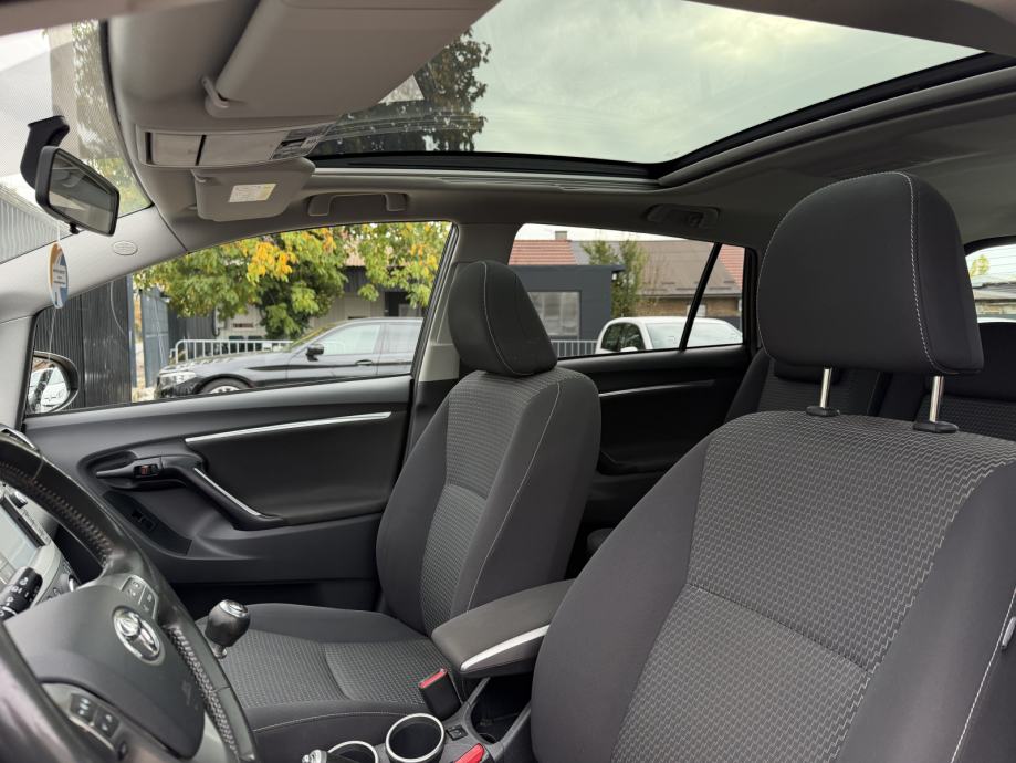 Toyota Verso 1,6 D-4D Sol -POTVRDA KM-PANORAMA-NAVI-111 KS-NOVI MODEL, fotografija 10