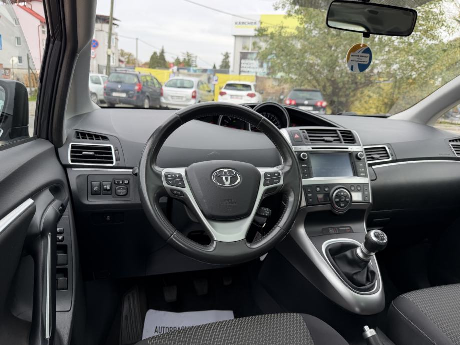 Toyota Verso 1,6 D-4D Sol -POTVRDA KM-PANORAMA-NAVI-111 KS-NOVI MODEL, fotografija 13