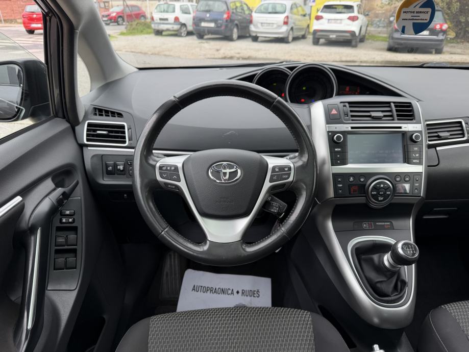 Toyota Verso 1,6 D-4D Sol -POTVRDA KM-PANORAMA-NAVI-111 KS-NOVI MODEL, fotografija 16