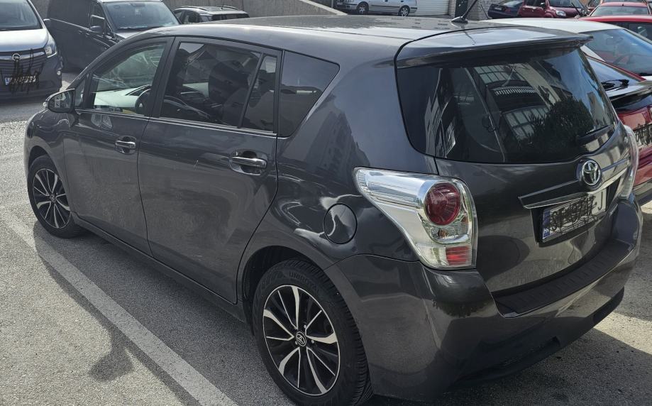 Toyota Verso 1,8, fotografija 3