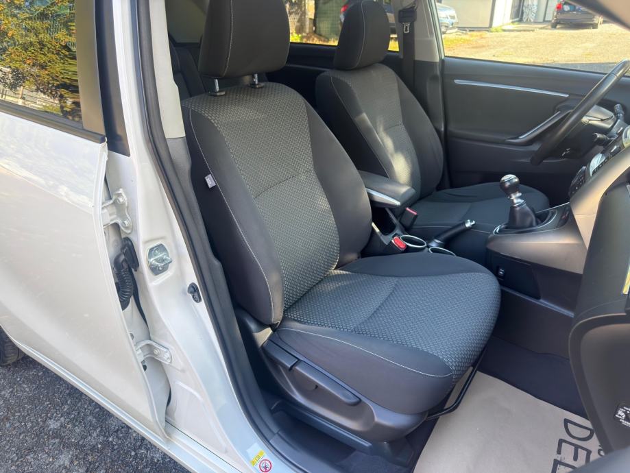 Toyota Verso 2,0 D-4D-7 SJEDALA-PANORAMA-XENON-NAVI-GR.SJED.-REG 08/27, fotografija 18