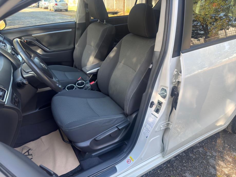 Toyota Verso 2,0 D-4D-7 SJEDALA-PANORAMA-XENON-NAVI-GR.SJED.-REG 08/27, fotografija 10