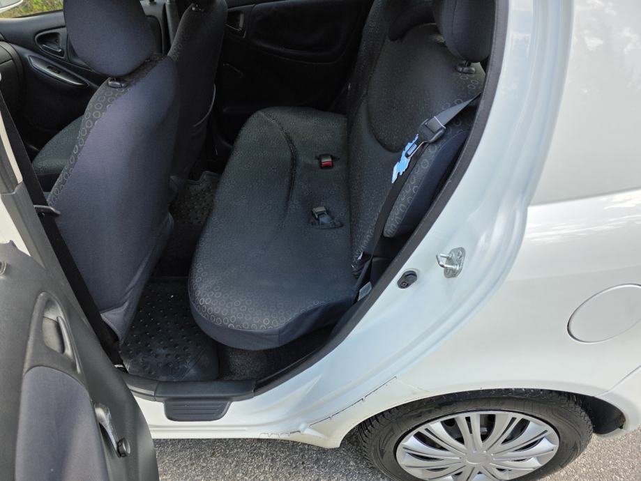 Toyota Yaris 1,0 reg.07/27 1.VLASNIK, fotografija 10