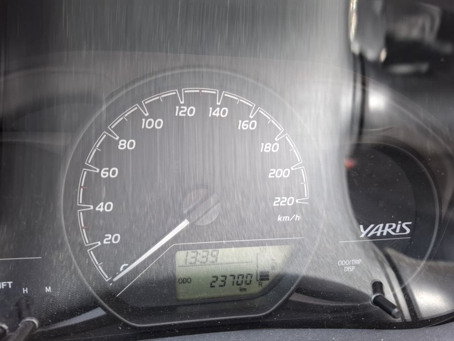 Toyota Yaris 1,0 VVT-i - 2020.g. - 1. Vlasnik - SAMO 23700 KM!, fotografija 2