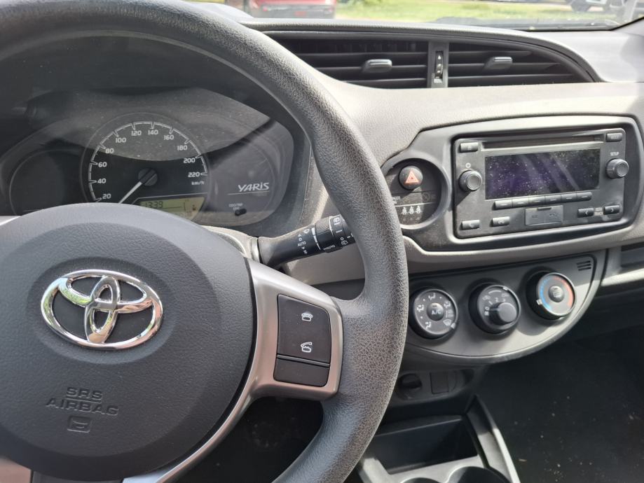 Toyota Yaris 1,0 VVT-i - 2020.g. - 1. Vlasnik - SAMO 23700 KM!, fotografija 3