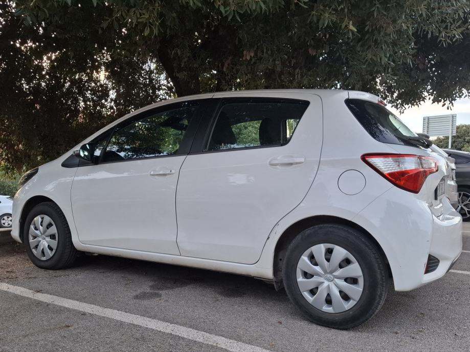 Toyota Yaris 1,0 VVT-i - 2020.g. - 1. Vlasnik - SAMO 23700 KM!, fotografija 5