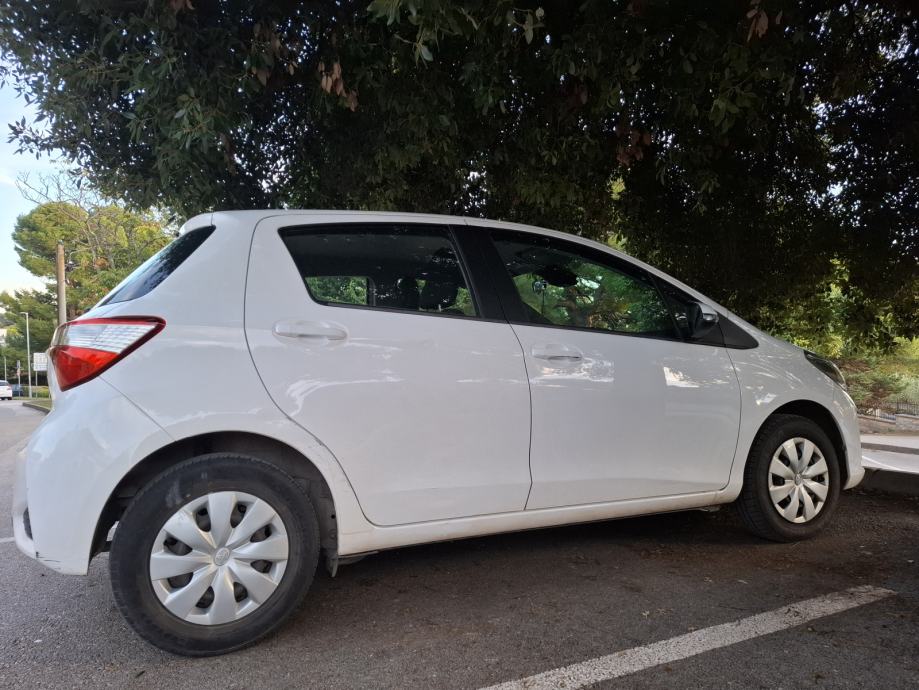 Toyota Yaris 1,0 VVT-i - 2020.g. - 1. Vlasnik - SAMO 23700 KM!, fotografija 6