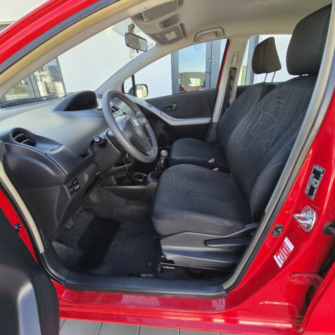 Toyota Yaris 1,0 VVT-i benzinac ● 133.ooo km● HR auto • KLIMA, fotografija 10
