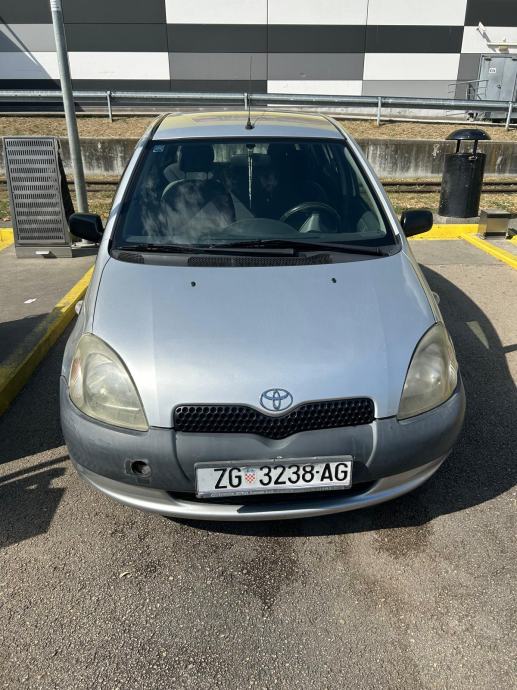 Toyota Yaris 1,0 VVT-i, KLIMA, REGAN GODINU DANA, pogled izvana - slika 4