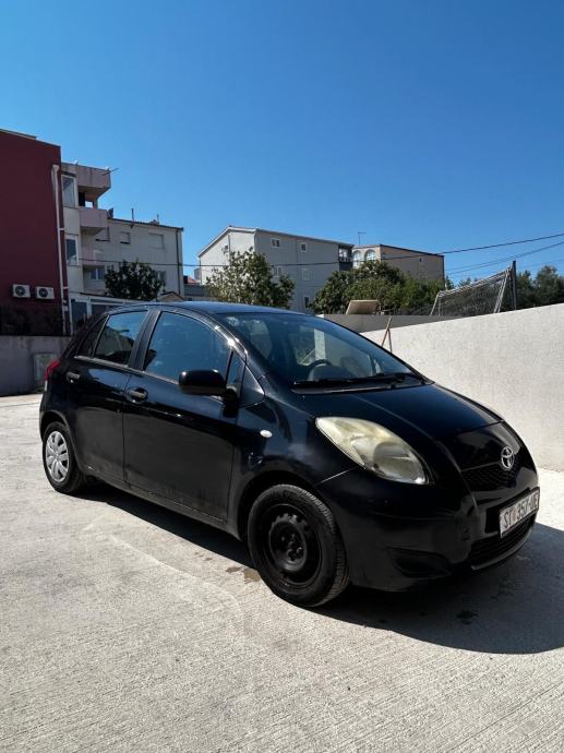 Toyota Yaris 1,0 VVT-i, fotografija 4