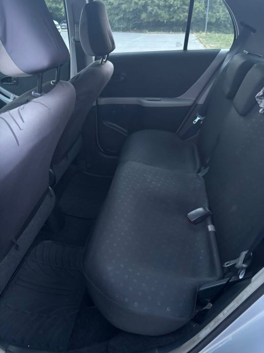 Toyota Yaris 1,0 VVT-i, fotografija 7
