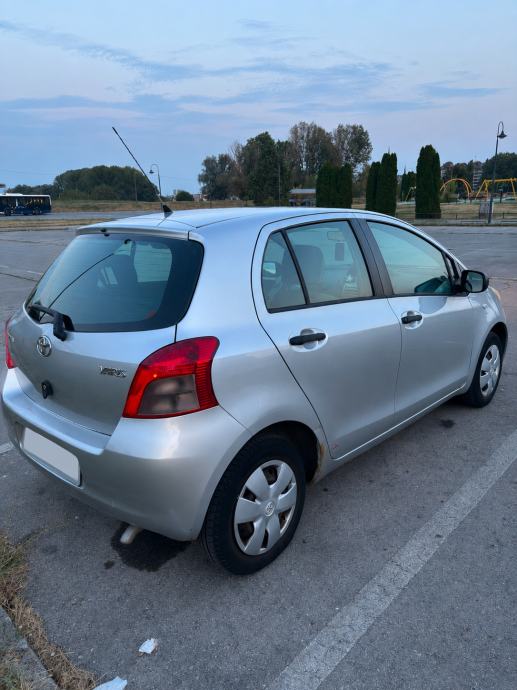 Toyota Yaris 1,0 VVT-i, pogled izvana - slika 4