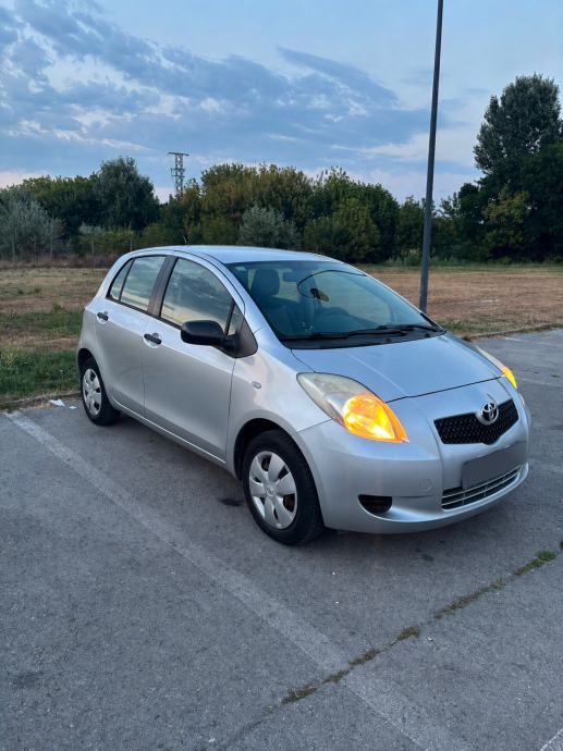 Toyota Yaris 1,0 VVT-i, pogled izvana - slika 2