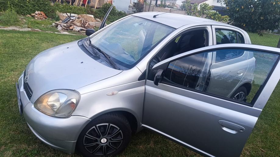 Toyota Yaris 1,0 VVT-i, fotografija 12
