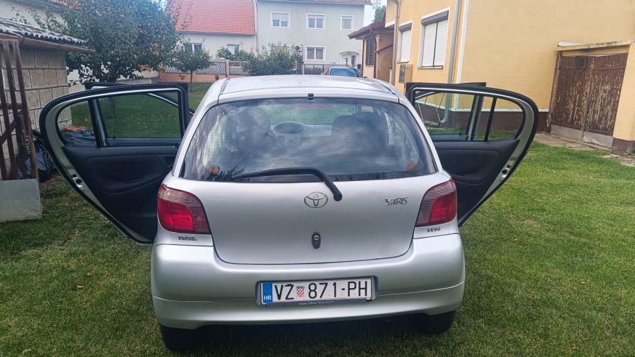Toyota Yaris 1,0 VVT-i, fotografija 2