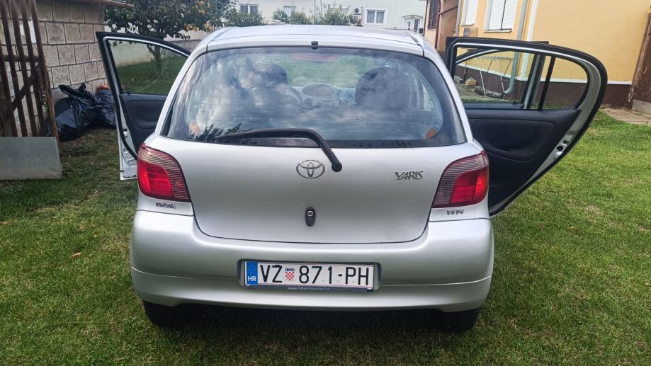 Toyota Yaris 1,0 VVT-i, fotografija 10