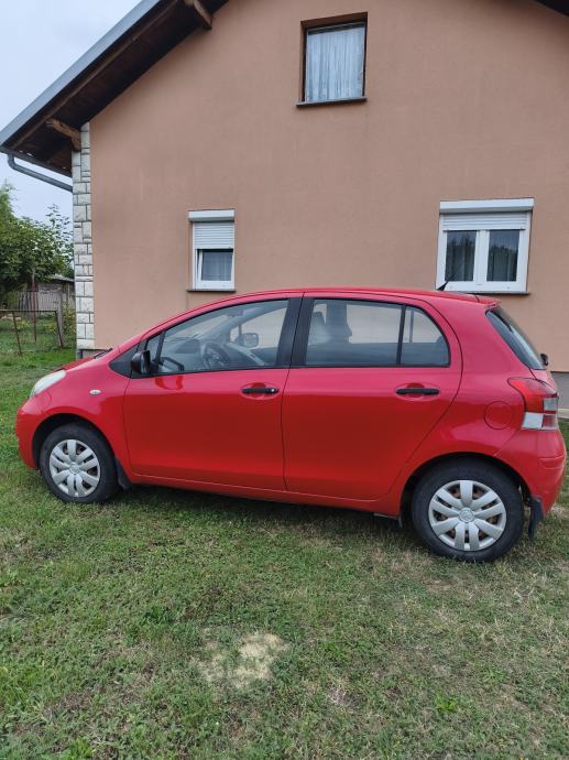 Toyota Yaris 1,0 VVT-i, fotografija 2