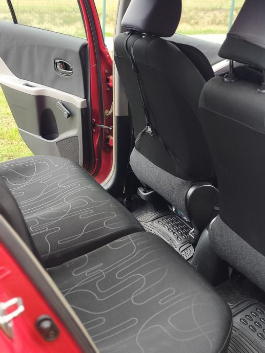 Toyota Yaris 1,0 VVT-i, fotografija 6