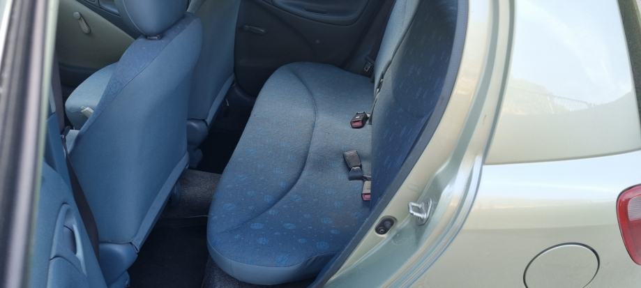 Toyota Yaris 1,0 VVT-i (cijena nije fiksna), fotografija 10