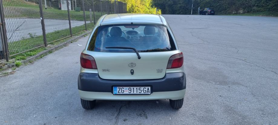 Toyota Yaris 1,0 VVT-i (cijena nije fiksna), fotografija 6