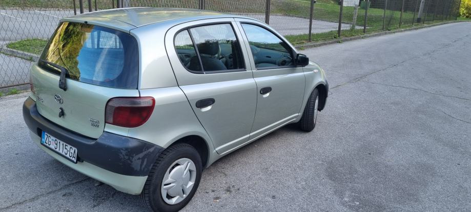 Toyota Yaris 1,0 VVT-i (cijena nije fiksna), fotografija 5