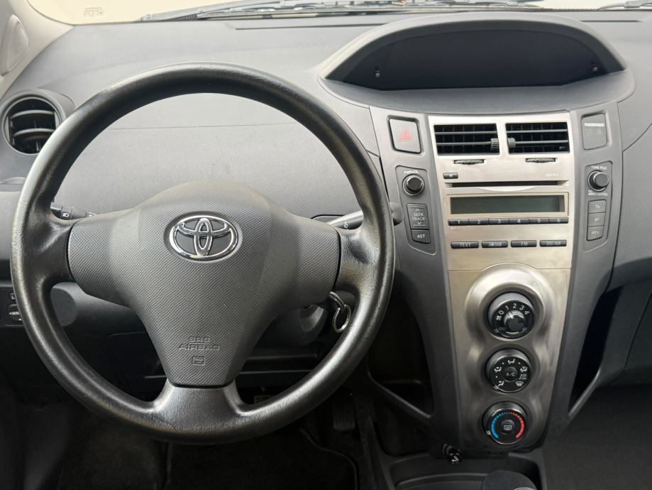 TOYOTA YARIS 1,0 VVT-i ☆156 000 KM☆HR.AUTO☆1.VLASNIK☆KLIMA☆SERVO☆, fotografija 9