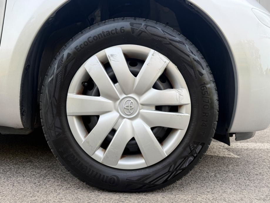 TOYOTA YARIS 1,0 VVT-i ☆156 000 KM☆HR.AUTO☆1.VLASNIK☆KLIMA☆SERVO☆, fotografija 7
