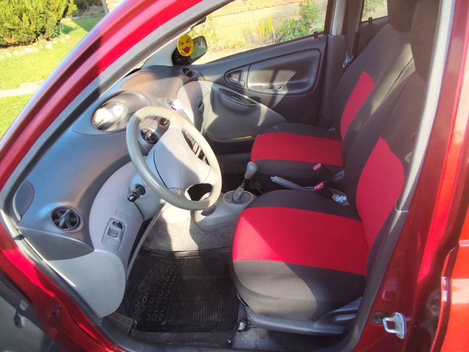 Toyota Yaris 1,0 VVT-i, fotografija 6