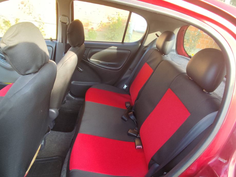 Toyota Yaris 1,0 VVT-i, fotografija 5