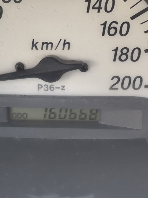 Toyota Yaris 1,0 VVT-i, fotografija 10