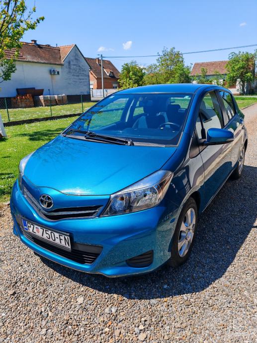 Toyota Yaris 1,0 VVT-i Sol, fotografija 2