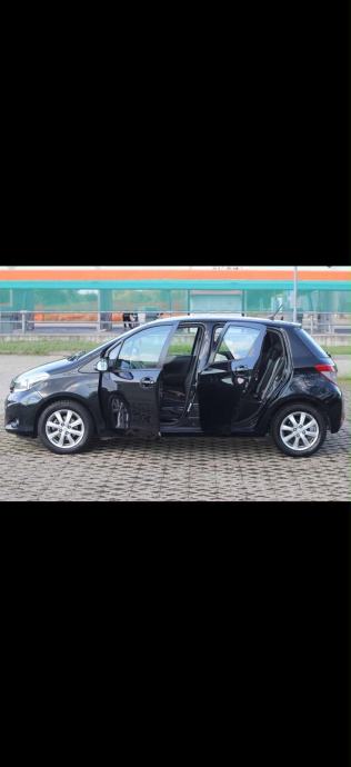 Toyota Yaris 1,3 3 VVT-i, fotografija 6