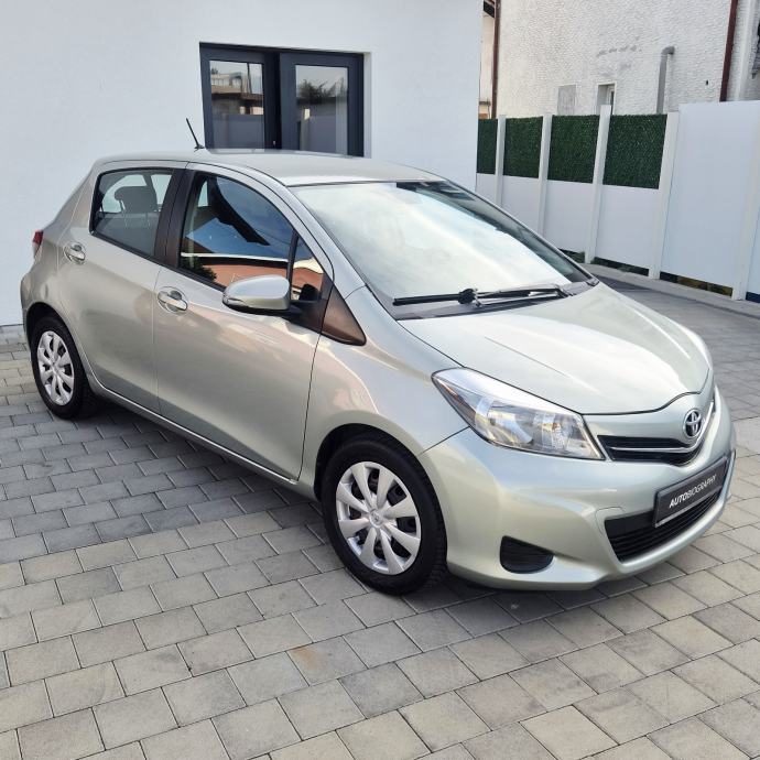 Toyota Yaris 1,3 3 VVT-i Sol ● HR auto● 133.oookm● NAVIGACIJA● KAMERA, fotografija 3