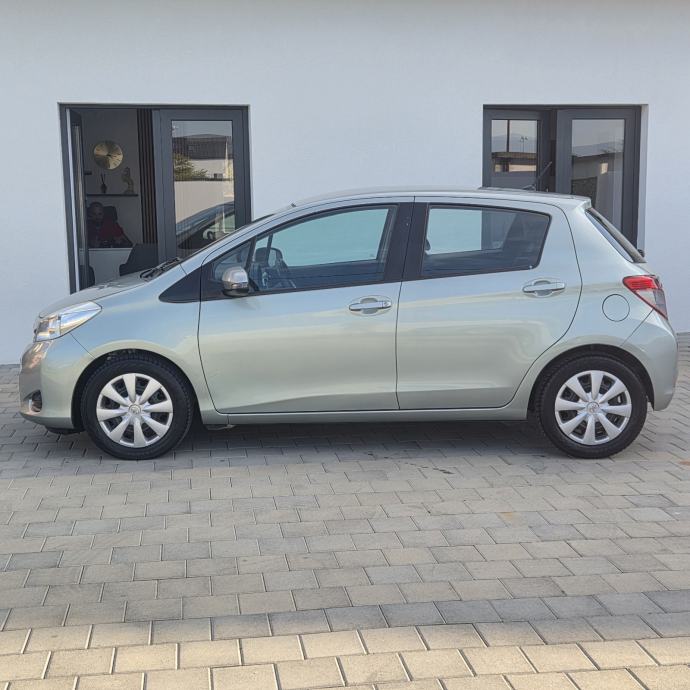 Toyota Yaris 1,3 3 VVT-i Sol ● HR auto● 133.oookm● NAVIGACIJA● KAMERA, fotografija 8