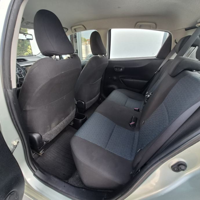 Toyota Yaris 1,3 3 VVT-i Sol ● HR auto● 133.oookm● NAVIGACIJA● KAMERA, fotografija 16