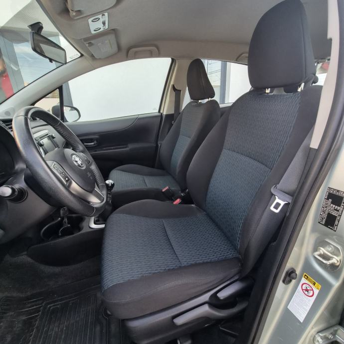 Toyota Yaris 1,3 3 VVT-i Sol ● HR auto● 133.oookm● NAVIGACIJA● KAMERA, fotografija 17