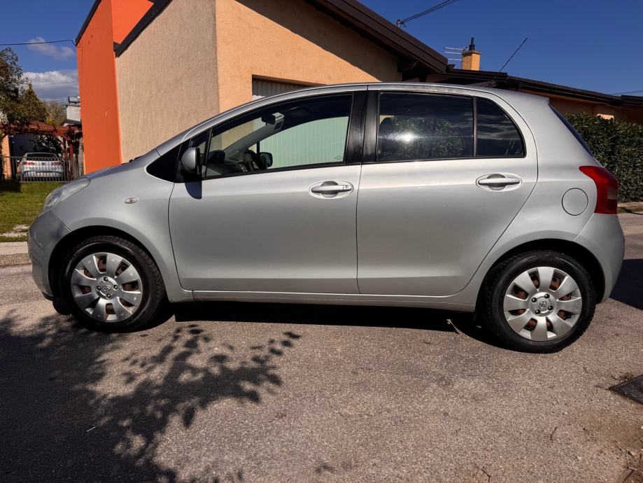 Toyota Yaris 1.3 VVT-i *150tkm*KLIMA*REG. 06/27.*, fotografija 8