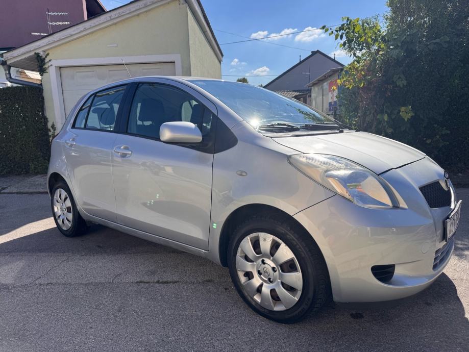 Toyota Yaris 1.3 VVT-i *150tkm*KLIMA*REG. 06/27.*, fotografija 4