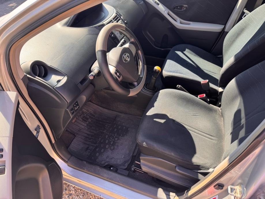 Toyota Yaris 1.3 VVT-i *150tkm*KLIMA*REG. 06/27.*, fotografija 10
